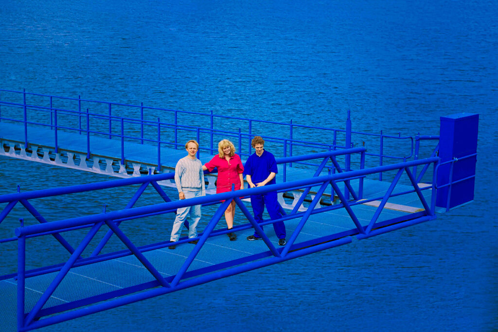 Pip Blom: Bobbie Remixes Visual Vibe
