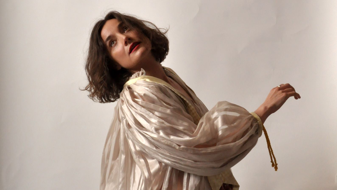 Ebony Buckle Announces New Single